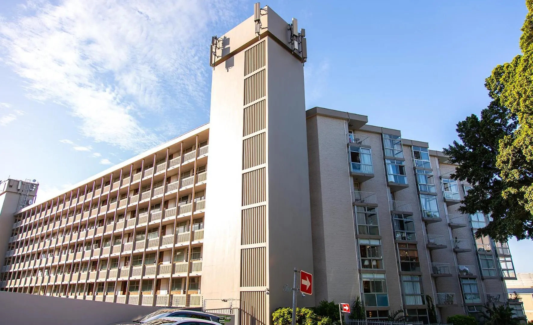 Modern Family Studio In Green Point With Parking & Pool Cape Town
