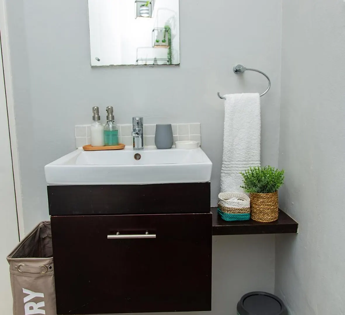 Daire Modern Family Studio In Green Point With Parking & Pool Cape Town