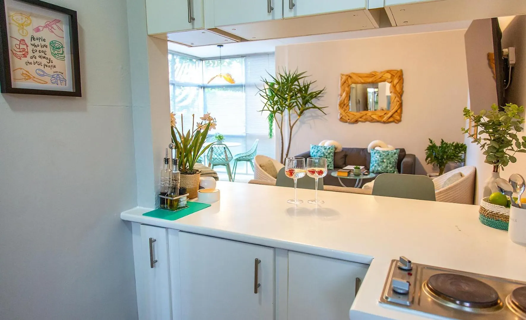 Modern Family Studio In Green Point With Parking & Pool Cape Town